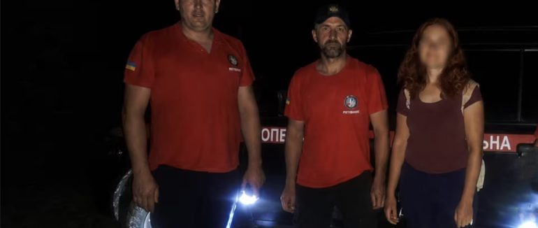 На Тячівщині рятувальники розшукали 36-річну киянку, яка заблукала біля Карстових воріт