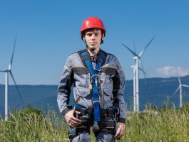 Як проходить технічне обслуговування вітряків у Нижньоворітській громаді