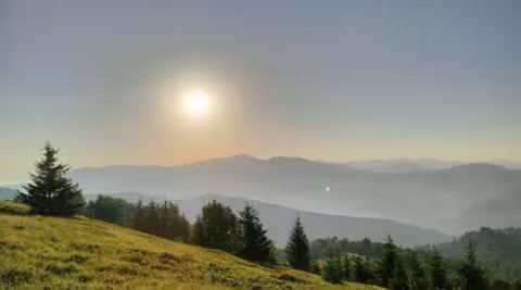 На Закарпатті очікується сильна спека до +39°, наприкінці тижня можливі грози