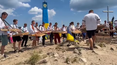 На Говерлі встановили рекорд України: понад 30 цимбалістів одночасно зіграли на вершині