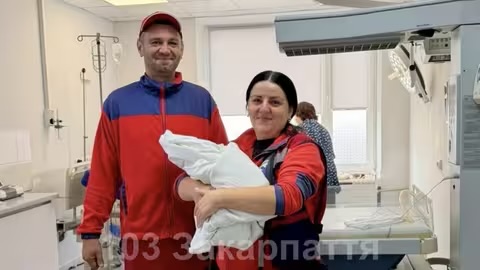 На Мукачівщині 37-річна жінка народила 11 дитину у кареті «швидкої»