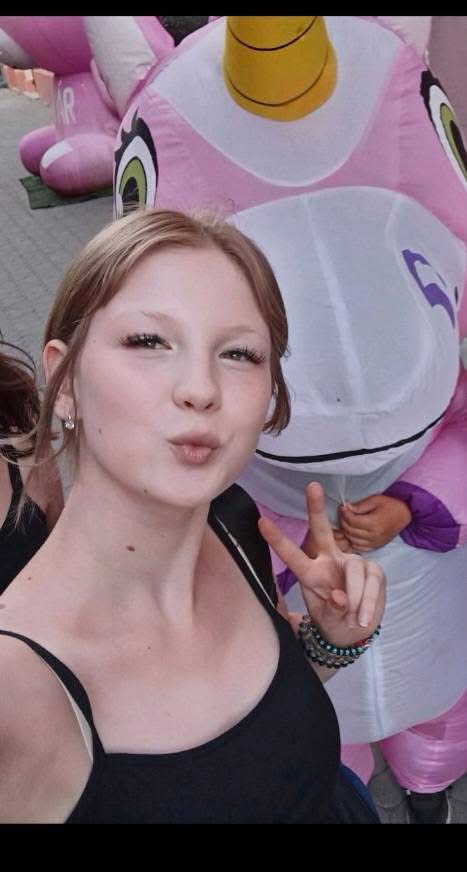 В Ужгороді розшукують 14-річну Соню Любар: дівчина пішла з дому та не повернулася