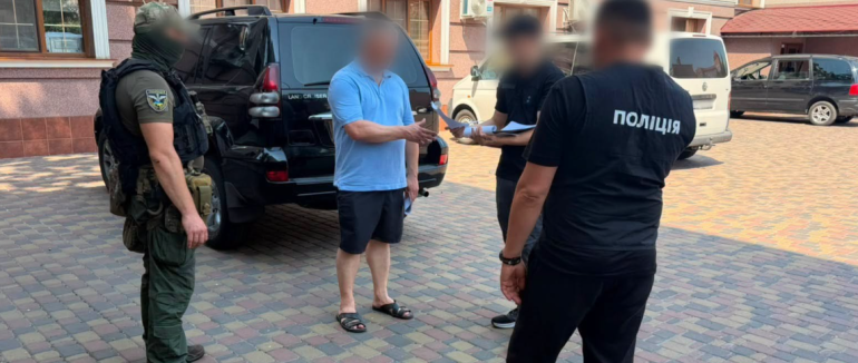 Виключили з військового обліку близько 1200 осіб: поліцейські Закарпаття спільно з ДБР викрили експосадовців Мукачівського РТЦК та СП