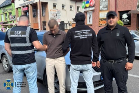 На Закарпатті СБУ викрила ділка, який за $15 тисяч продавав «маршрут» до Румунії