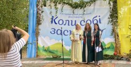 У Худльові відбувся благодійний фольклорний фестиваль «Коли собі заспіваю»