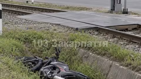 ДТП на Берегівщині: мотоцикл злетів у кювет, постраждали 18-річний водій та неповнолітня пасажирка