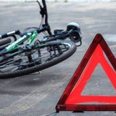 Ранкова аварія на Ужгородщині: автомобіль збив велосипедистку