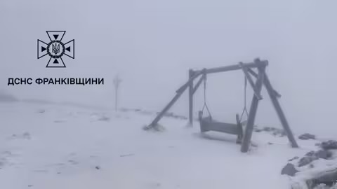 Зима прийшла у Карпати у вересні: на горі Піп Іван мороз -3°С