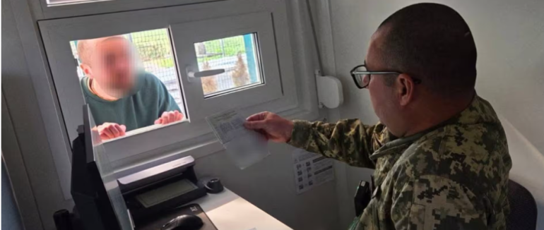 На кордоні зі Словаччиною чоловік намагався виїхати за підробленими документами