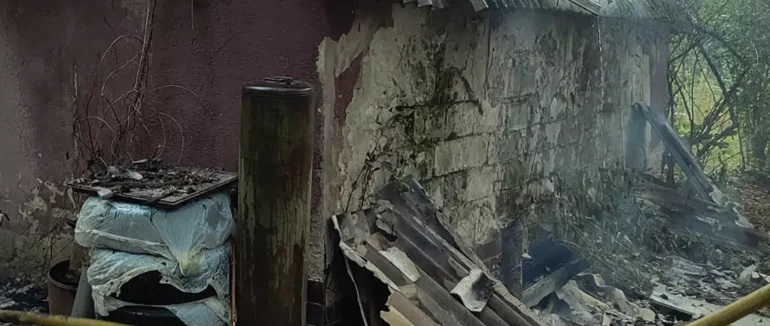 В Ужгороді рятувальники ліквідували пожежу в дачному будинку