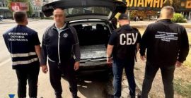 На Закарпатті СБУ, Нацполіція, прикордонники та прокуратура затримали ділка, який планував легалізувати ухилянтів в ЄС