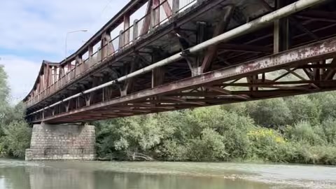 На Закарпатті з 12 жовтня повністю перекриють рух через міст між Хустом і Велятином
