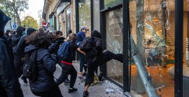 У Франції спалахнули масові протести: сотні поранених, майже 1,8 тисячі затриманих