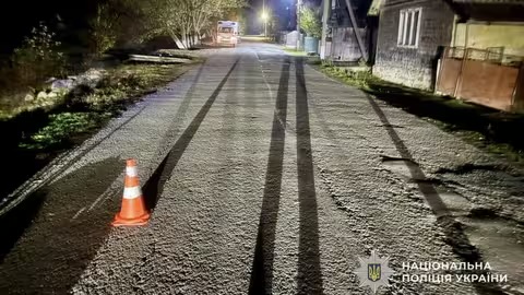 Смертельна ДТП на Тячівщині: 20-річний мотоцикліст врізався у лісовоз