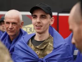 Після понад чотирьох років полону додому повернувся захисник із Мукачева