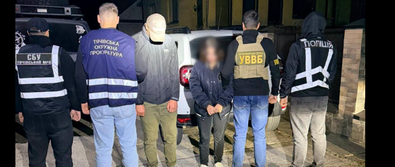 На Рахівщині поліція затримала 19-річну організаторку незаконного переправлення чоловіків через кордон