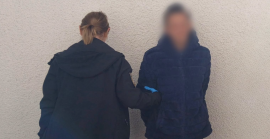 У Берегові пʼяна жінка під час сварки вдарила знайомого ножем у шию